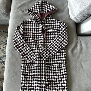 Houndstooth hooded long sleeve sweater